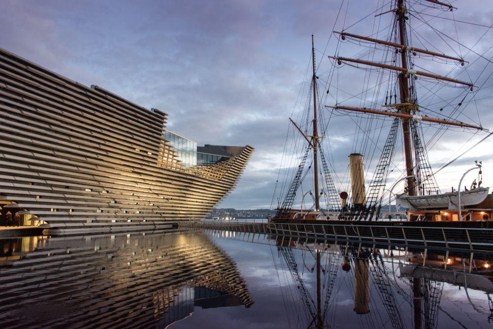 Dundee, fronte del porto ROBIN MACGREGOR / Shutterstock